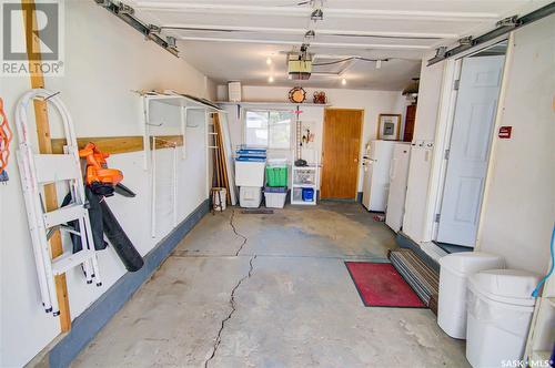 1114 13Th Avenue Nw, Moose Jaw, SK - Indoor Photo Showing Garage