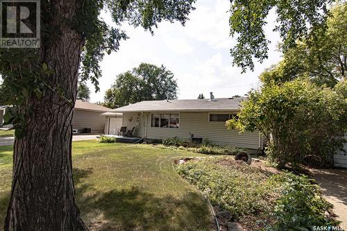 1114 13Th Avenue Nw, Moose Jaw, SK - Outdoor