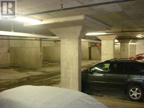 810 - 100 Champagne Avenue S, Ottawa, ON - Indoor Photo Showing Garage