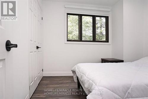 357 Britannia Road, Huntsville, ON - Indoor Photo Showing Bedroom