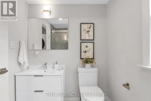 104 Fairholt Road S, Hamilton, ON - Indoor Photo Showing Bathroom