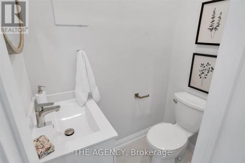 104 Fairholt Road S, Hamilton, ON - Indoor Photo Showing Bathroom