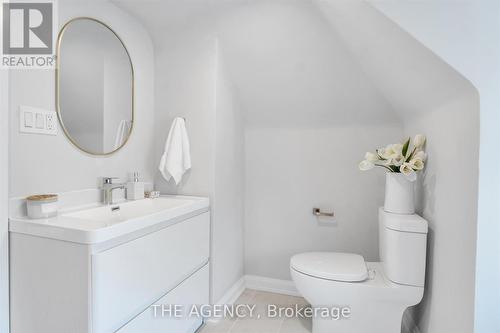 104 Fairholt Road S, Hamilton, ON - Indoor Photo Showing Bathroom