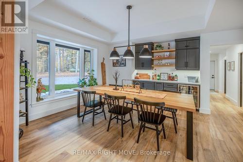 1025 Davis Drive, Gravenhurst, ON - Indoor Photo Showing Dining Room