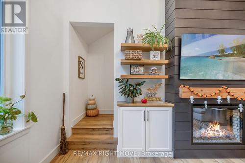 1025 Davis Drive, Gravenhurst, ON - Indoor Photo Showing Other Room