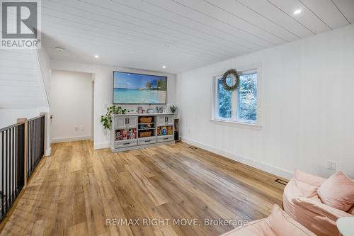 1025 Davis Drive, Gravenhurst, ON - Indoor Photo Showing Other Room