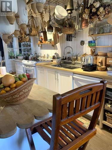 39 Little Harbour Road, Fogo Island (Barr'D Islands), NL - Indoor Photo Showing Kitchen With Double Sink