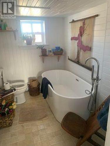 39 Little Harbour Road, Fogo Island (Barr'D Islands), NL - Indoor Photo Showing Bathroom