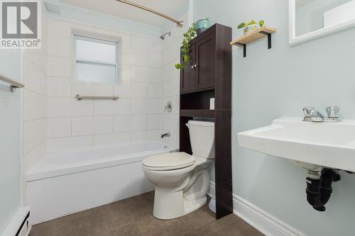 11 Pleasantville Avenue, St. John'S, NL - Indoor Photo Showing Bathroom