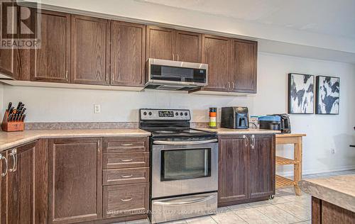 33 Latchford Way, Whitby (Pringle Creek), ON - Indoor Photo Showing Kitchen