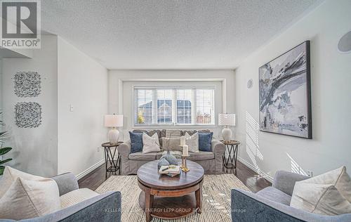 33 Latchford Way, Whitby (Pringle Creek), ON - Indoor Photo Showing Living Room