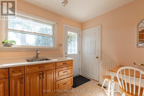 1833 Whitehall Drive, London, ON - Indoor