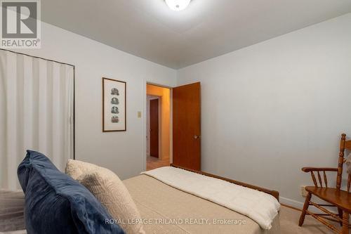 1833 Whitehall Drive, London, ON - Indoor Photo Showing Bedroom