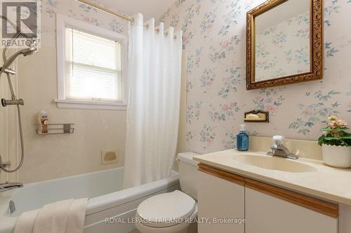 1833 Whitehall Drive, London, ON - Indoor Photo Showing Bathroom