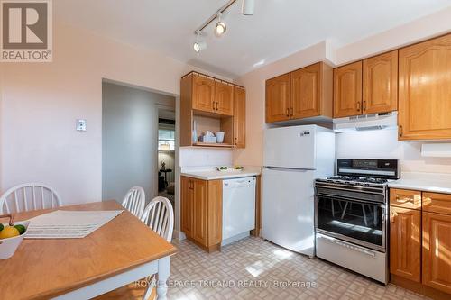 1833 Whitehall Drive, London, ON - Indoor Photo Showing Kitchen