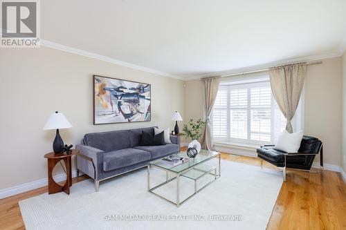 4196 Bridlepath Trail, Mississauga, ON - Indoor Photo Showing Living Room