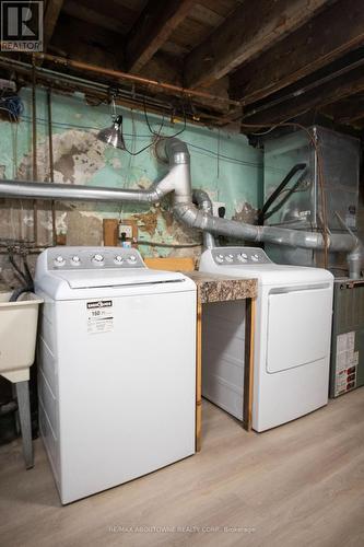 49 Fairleigh Avenue S, Hamilton, ON - Indoor Photo Showing Laundry Room