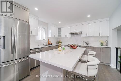 36 Pebblehill Square, Toronto, ON - Indoor Photo Showing Kitchen With Upgraded Kitchen