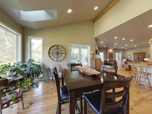 1463 Mountain Road, Thunder Bay, ON - Indoor Photo Showing Dining Room