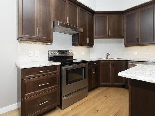 214 200 Oasis Lane N, Thunder Bay, ON - Indoor Photo Showing Kitchen