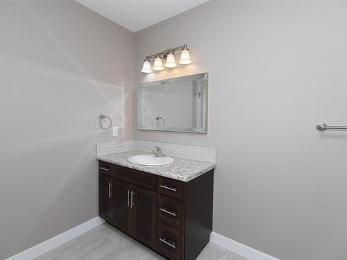 214 200 Oasis Lane N, Thunder Bay, ON - Indoor Photo Showing Bathroom