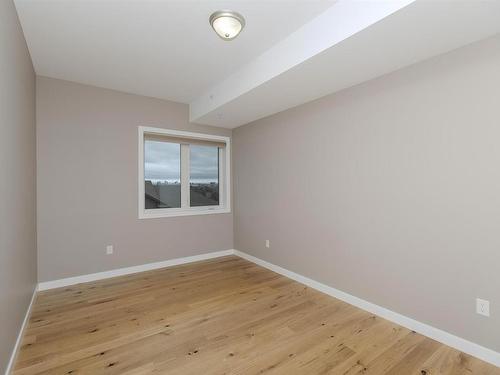 214 200 Oasis Lane N, Thunder Bay, ON - Indoor Photo Showing Other Room