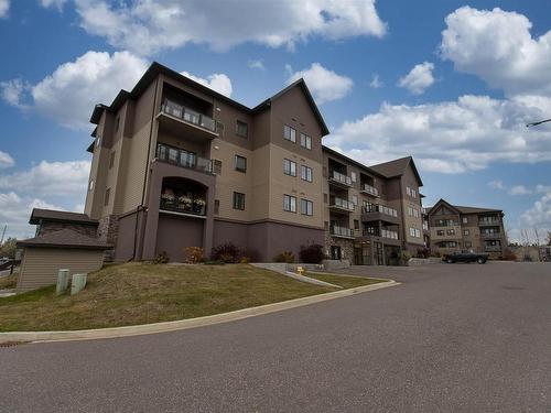 214 200 Oasis Lane N, Thunder Bay, ON - Outdoor With Balcony With Facade