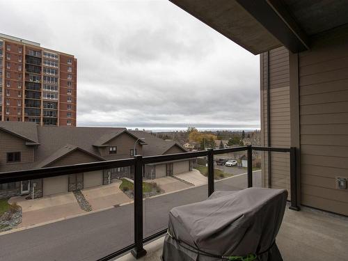 214 200 Oasis Lane N, Thunder Bay, ON - Outdoor With Balcony With Exterior