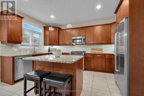 296 Whisker Street, London, ON - Indoor Photo Showing Kitchen