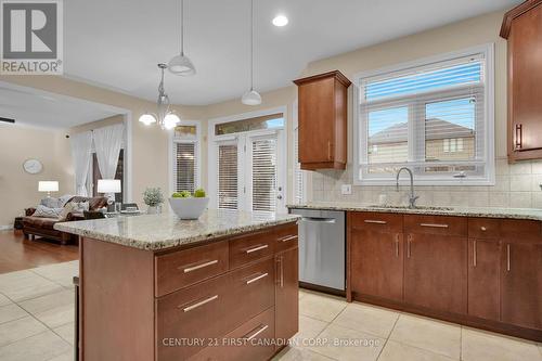 296 Whisker Street, London, ON - Indoor Photo Showing Kitchen