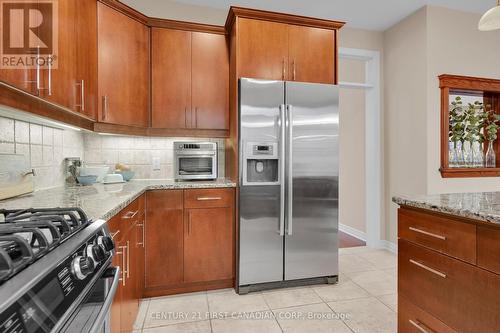 296 Whisker Street, London, ON - Indoor Photo Showing Kitchen