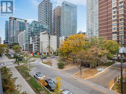 208 - 185 Roehampton Avenue, Toronto, ON - Outdoor With Facade