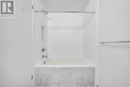 2509 - 38 Iannuzzi Street, Toronto, ON - Indoor Photo Showing Bathroom