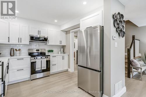 14 Candlebrook Drive, Whitby, ON - Indoor Photo Showing Kitchen