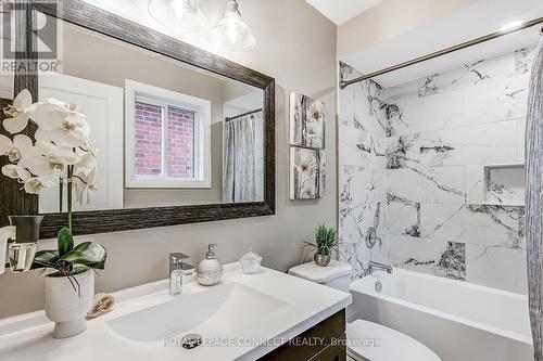 14 Candlebrook Drive, Whitby, ON - Indoor Photo Showing Bathroom