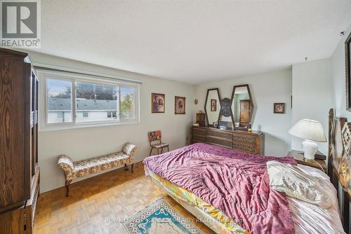 185 Lisa Crescent, Vaughan, ON - Indoor Photo Showing Bedroom