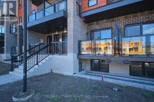 130 - 15 Lytham Green Circle W, Newmarket, ON - Outdoor