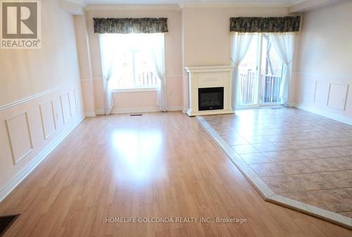 15 Amulet Crescent, Richmond Hill, ON - Indoor With Fireplace