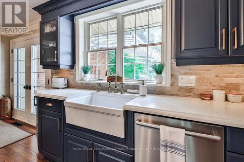 499 Carlisle Road, Hamilton, ON - Indoor Photo Showing Kitchen