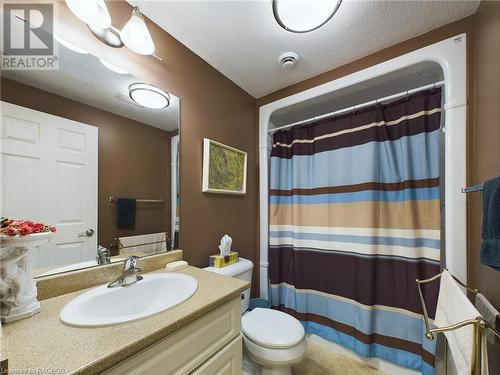 420 Catherine Street, Wingham, ON - Indoor Photo Showing Bathroom