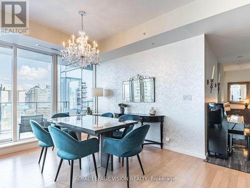 2105 - 180 University Avenue, Toronto, ON - Indoor Photo Showing Dining Room