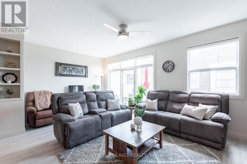 69 - 1040 Coronation Drive, London, ON - Indoor Photo Showing Living Room