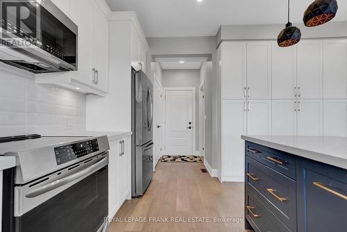 628 Capilano Crescent, Oshawa (Donevan), ON - Indoor Photo Showing Kitchen