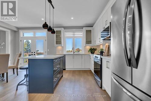 628 Capilano Crescent, Oshawa (Donevan), ON - Indoor Photo Showing Kitchen With Stainless Steel Kitchen With Upgraded Kitchen