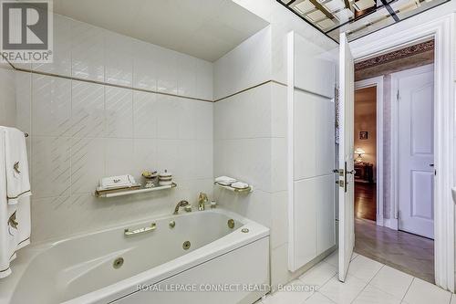 3 Aragon Avenue, Toronto, ON - Indoor Photo Showing Bathroom