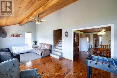 70 Haig'S Island Road, Trent Hills, ON - Indoor Photo Showing Living Room