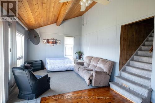 70 Haig'S Island Road, Trent Hills, ON - Indoor Photo Showing Living Room