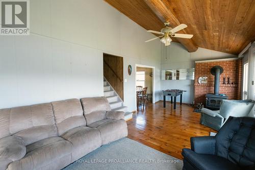 70 Haig'S Island Road, Trent Hills, ON - Indoor Photo Showing Living Room