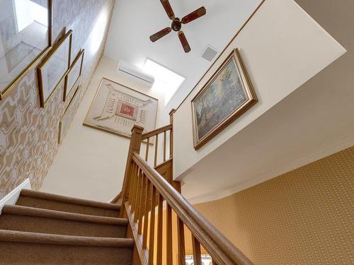 Staircase - 34 Av. Arlington, Westmount, QC 