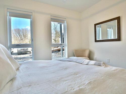 Bedroom - 425-2000 Rue Benoit, Saint-Bruno-De-Montarville, QC - Indoor Photo Showing Bedroom